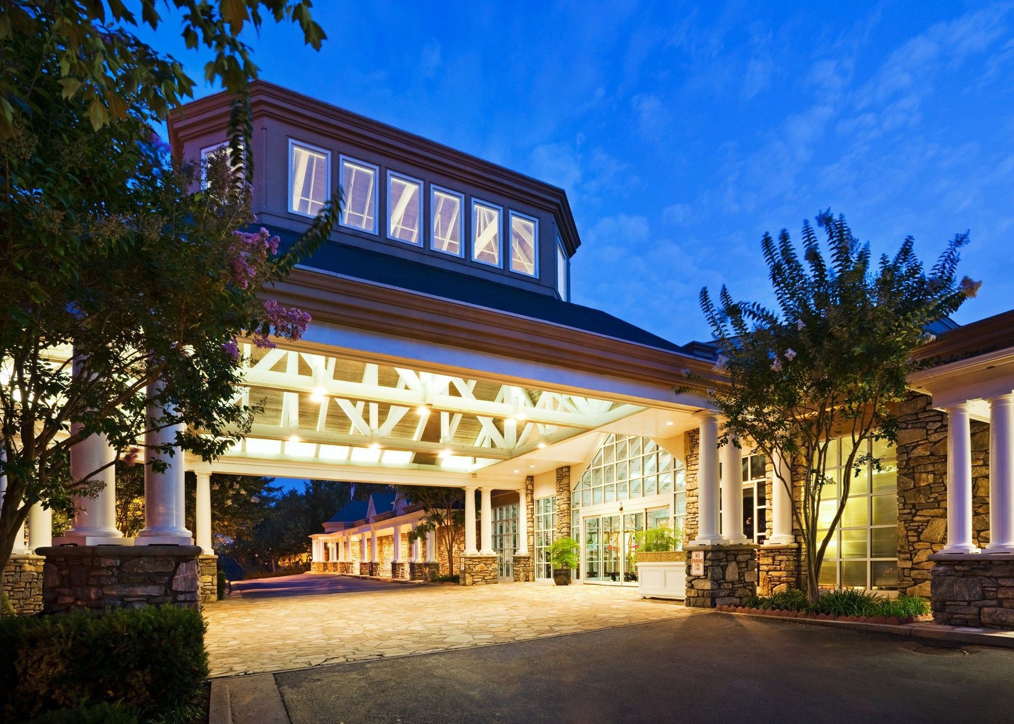 Crowne Plaza Resort Asheville By Ihg Exterior photo